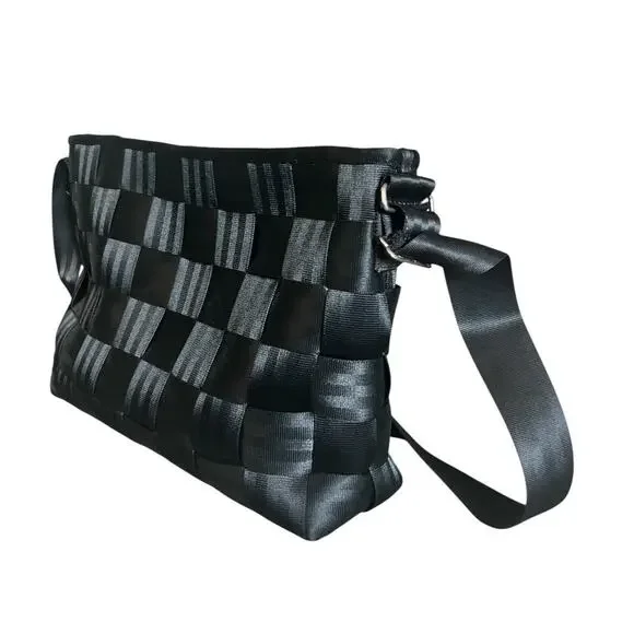 Harvey’s Seatbelt Black Bag - Picture 2 of 8